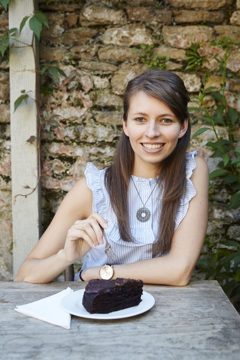Find out how to stop binge eating with a binge eating therapist